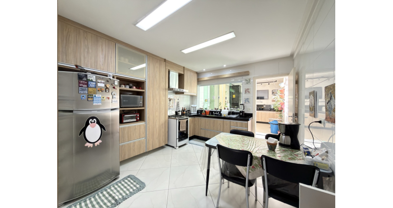 Sobrado Semi-Novo à venda no Parque São Domingos na Rua Homero Sales,