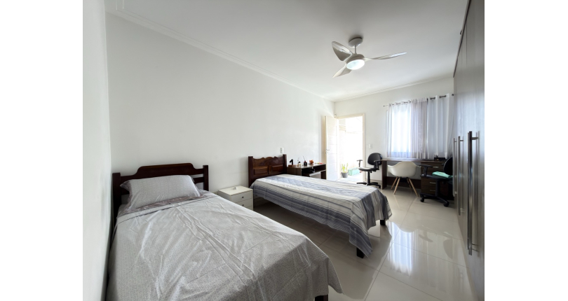 Sobrado Semi-Novo à venda no Parque São Domingos na Rua Homero Sales,