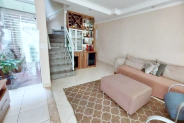 Sobrado à venda no Bairro do Jardim Marisa na Rua Avelino Ginjo