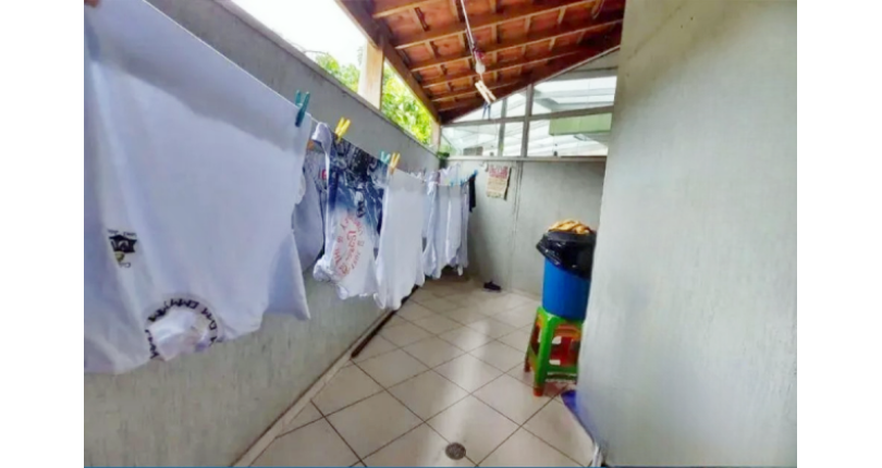 Sobrado à venda no Bairro do Jardim Marisa na Rua Avelino Ginjo