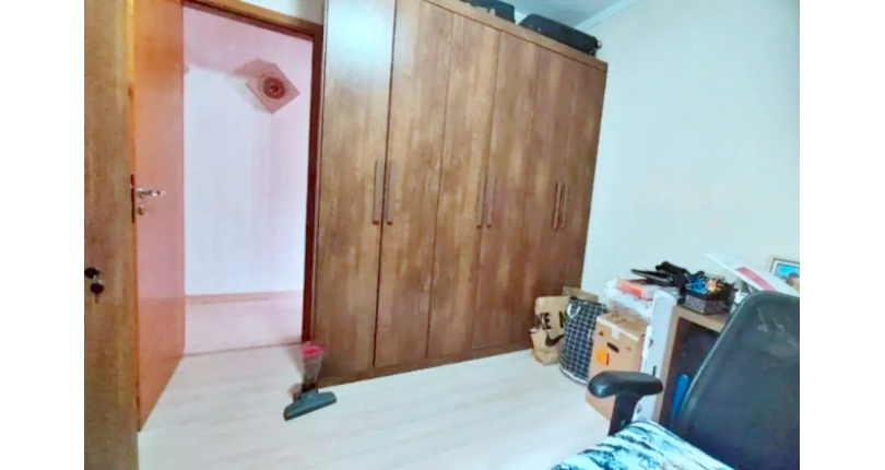 Sobrado à venda no Bairro do Jardim Marisa na Rua Avelino Ginjo