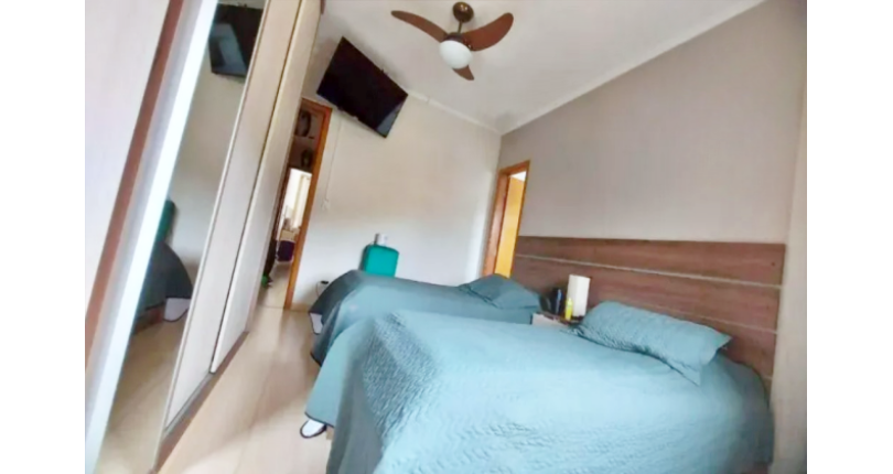 Sobrado à venda no Bairro do Jardim Marisa na Rua Avelino Ginjo