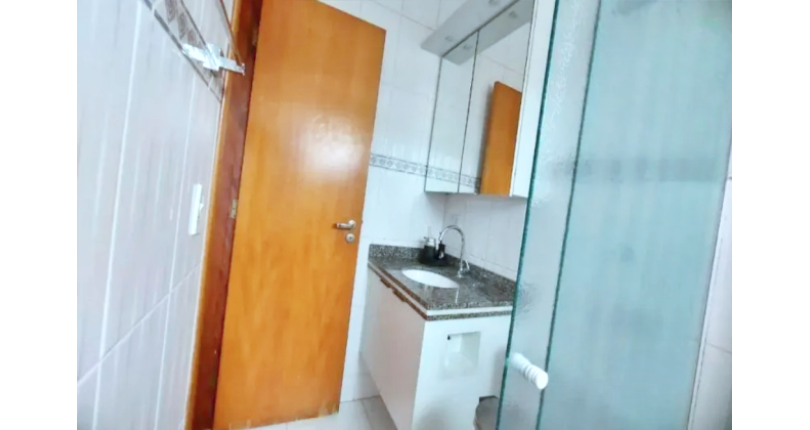 Sobrado à venda no Bairro do Jardim Marisa na Rua Avelino Ginjo