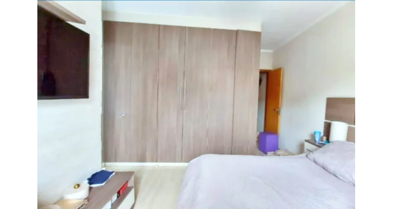 Sobrado à venda no Bairro do Jardim Marisa na Rua Avelino Ginjo