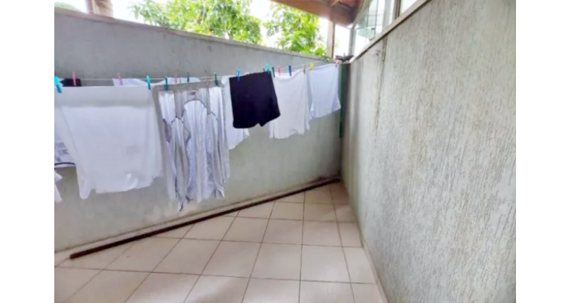 Sobrado à venda no Bairro do Jardim Marisa na Rua Avelino Ginjo