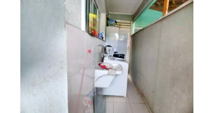 Sobrado à venda no Bairro do Jardim Marisa na Rua Avelino Ginjo