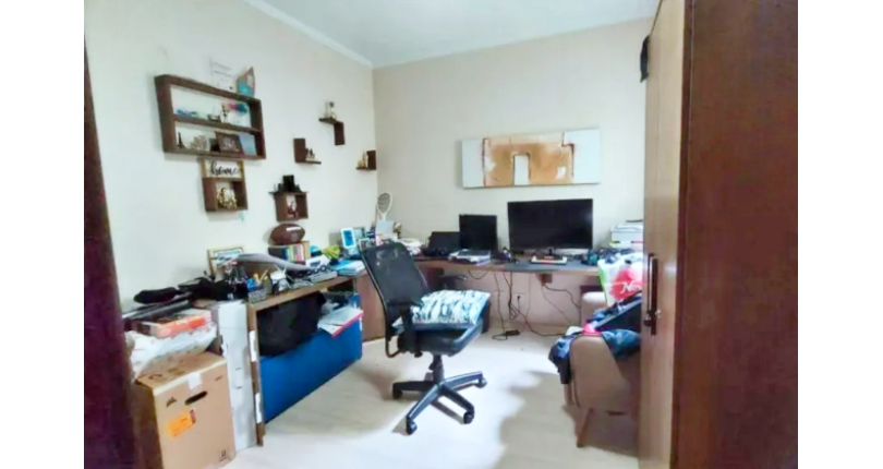 Sobrado à venda no Bairro do Jardim Marisa na Rua Avelino Ginjo