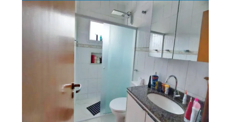 Sobrado à venda no Bairro do Jardim Marisa na Rua Avelino Ginjo