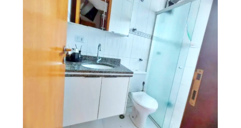 Sobrado à venda no Bairro do Jardim Marisa na Rua Avelino Ginjo