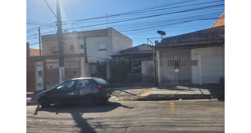 Terreno à venda no Bairro da Vila Santa Edwiges na Rua Agamenon Magalhães,