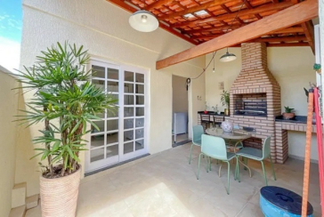  Sobrado à venda no Bairro do Jardim Santo Elias na Rua Francisco Coelho