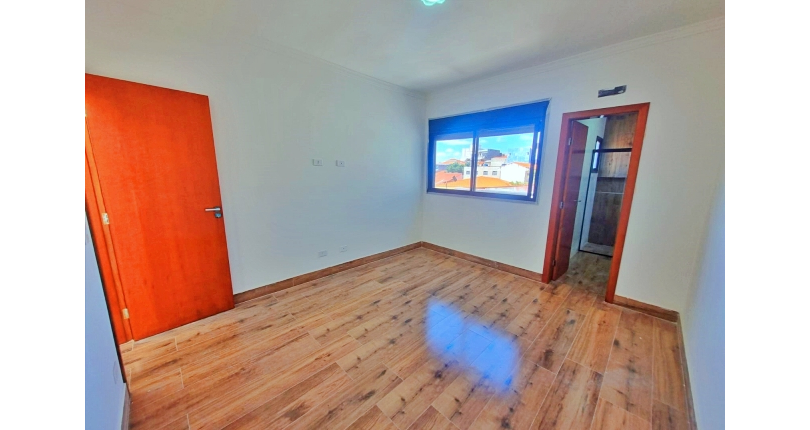 Belo Sobrado novo à venda no Bairro da Vila Catupia na Rua Tapendi 186