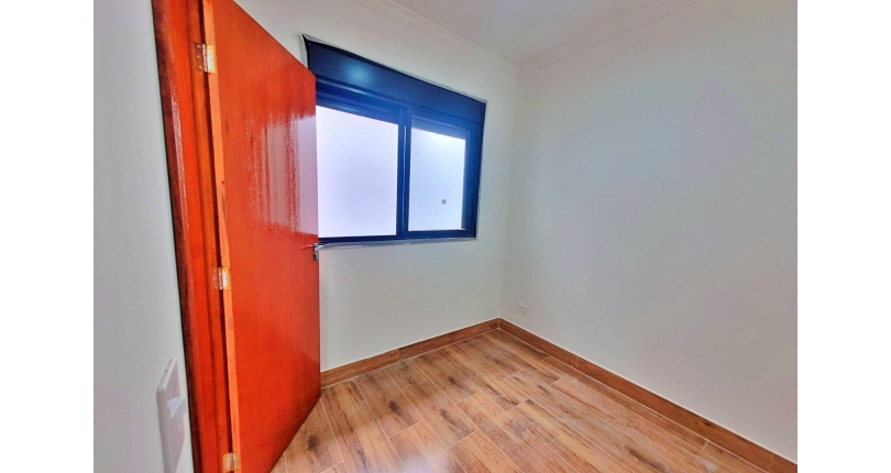 Belo Sobrado novo à venda no Bairro da Vila Catupia na Rua Tapendi 186