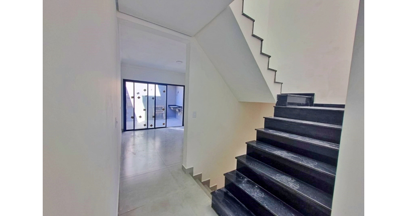 Belo Sobrado novo à venda no Bairro da Vila Catupia na Rua Tapendi 186
