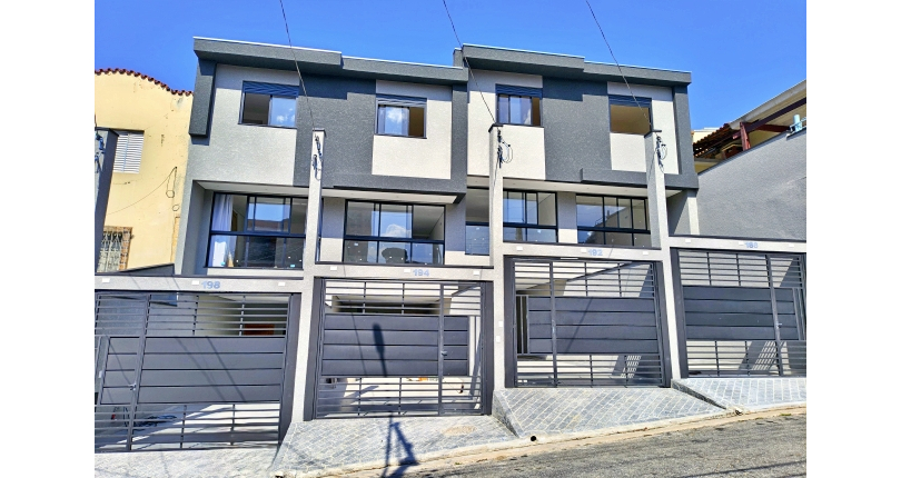 Sobrado novo à venda no Bairro da Vila Catupia na Rua Tapendi 192