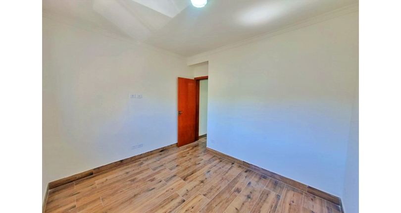 Sobrado novo à venda no Bairro da Vila Catupia na Rua Tapendi 192