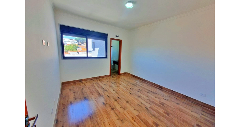Sobrado novo à venda no Bairro da Vila Catupia na Rua Tapendi 192