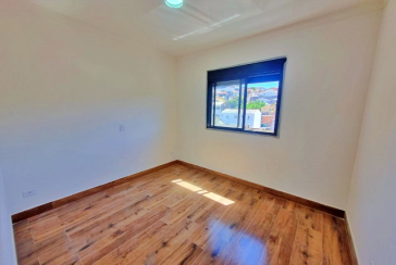 Sobrado novo à venda no Bairro da Vila Catupia na Rua Tapendi 194