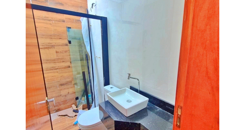Sobrado novo à venda no Bairro da Vila Catupia na Rua Tapendi 194