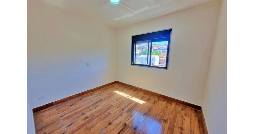 Sobrado novo à venda no Bairro da Vila Catupia na Rua Tapendi 194