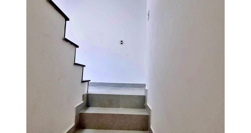 Sobrado novo à venda no Bairro da Vila Catupia na Rua Tapendi 194