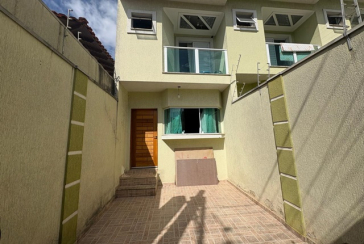 Sobrado à venda no Bairro da Vila Palmeiras na Rua Utupeva, 