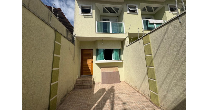 Sobrado à venda no Bairro da Vila Palmeiras na Rua Utupeva, 