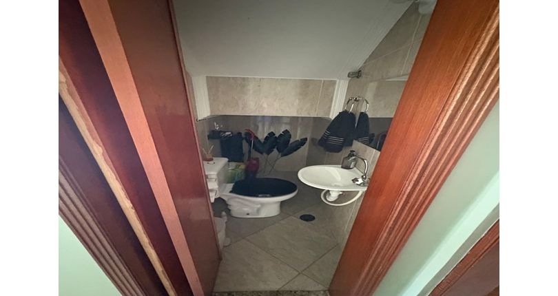 Sobrado à venda no Bairro da Vila Palmeiras na Rua Utupeva, 