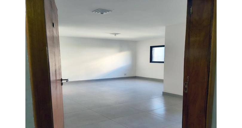  Apartamento à venda no Bairro do Jardim Regina na Rua Francisco Ursaia 77