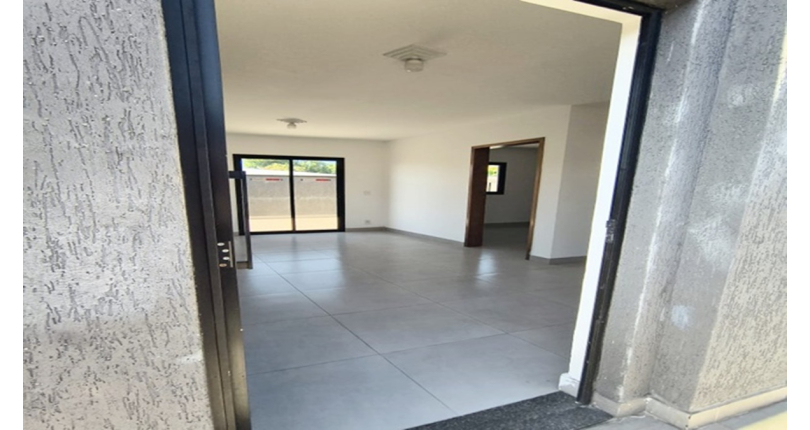 Apartamento à venda Rua Francisco Ursaia, 77, Jardim Regina - Imóveis à Venda