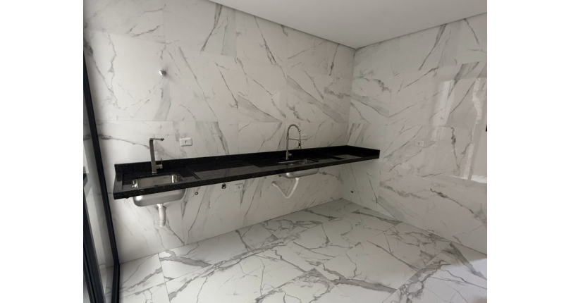 Sobrado novo à venda no Bairro da Vila Boaçava na Rua Erva Café