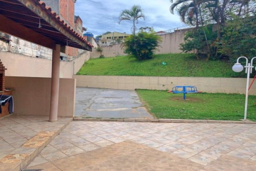 Sobrado à venda no Bairro do Parque São Domingos na Rua João Veloso de Oliveira 235