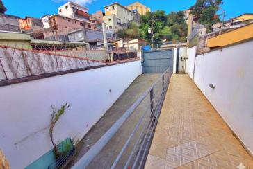 Casa assobradada à venda na Vila Pirituba na Rua Carlos Malheiro Dias