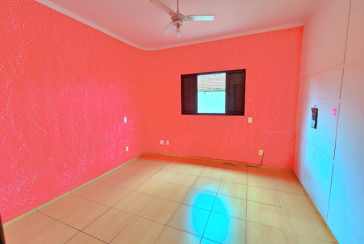Casa assobradada à venda na Vila Pirituba na Rua Carlos Malheiro Dias