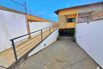 Casa assobradada à venda na Vila Pirituba na Rua Carlos Malheiro Dias