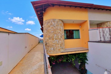 Casa assobradada à venda na Vila Pirituba na Rua Carlos Malheiro Dias