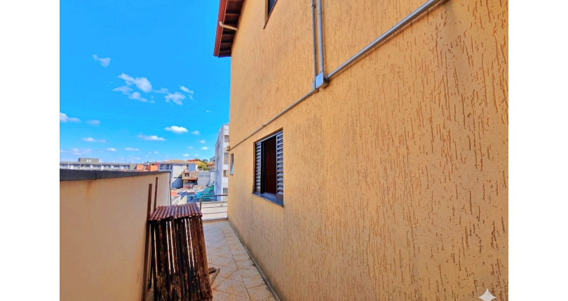 Casa assobradada à venda na Vila Pirituba na Rua Carlos Malheiro Dias