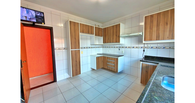 Casa assobradada à venda na Vila Pirituba na Rua Carlos Malheiro Dias