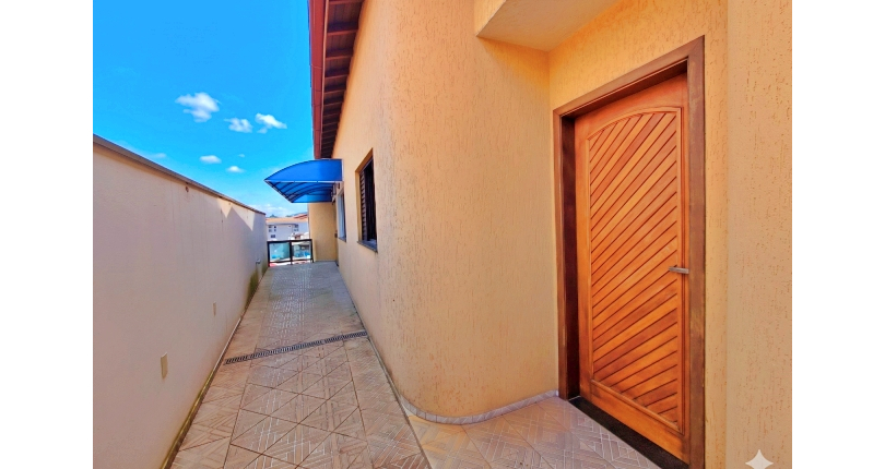Casa assobradada à venda na Vila Pirituba na Rua Carlos Malheiro Dias