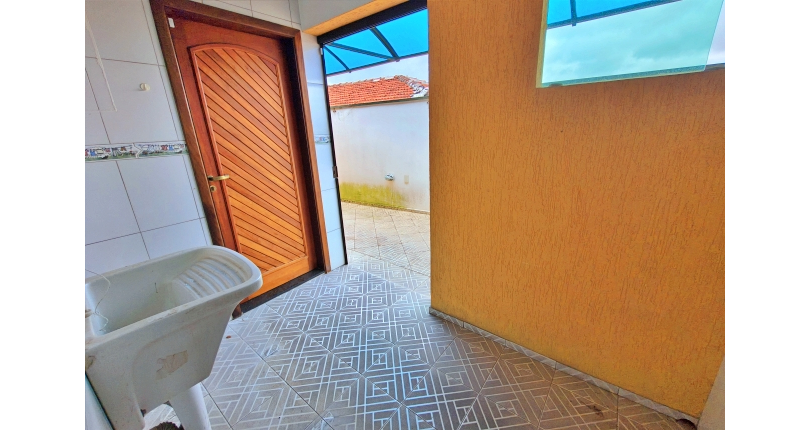 Casa assobradada à venda na Vila Pirituba na Rua Carlos Malheiro Dias