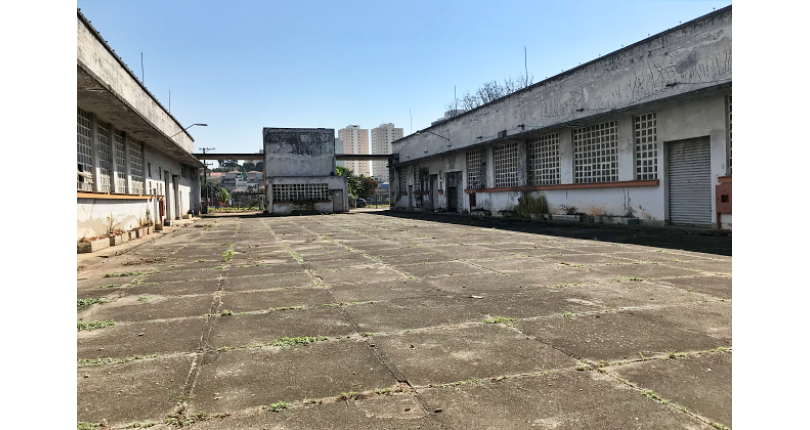 Terreno à venda no Bairro do Parque São Domingos na Avenida Manoel Monteiro de Araújo