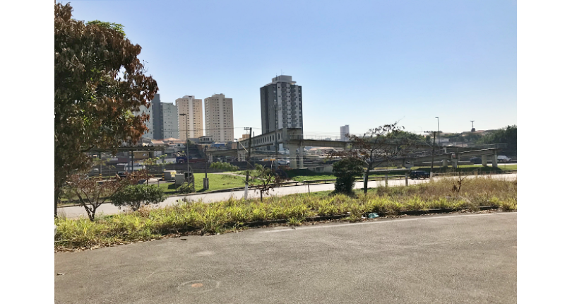 Terreno à venda no Bairro do Parque São Domingos na Avenida Manoel Monteiro de Araújo