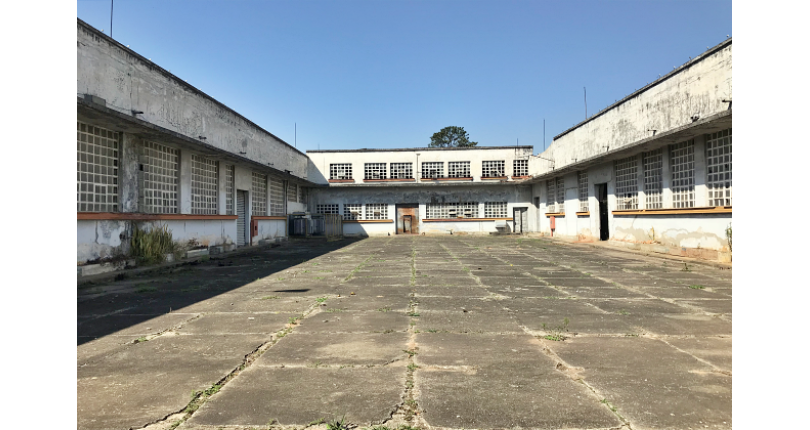 Terreno à venda no Bairro do Parque São Domingos na Avenida Manoel Monteiro de Araújo