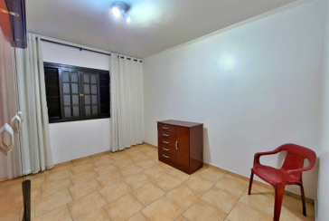Sobrado à venda no Bairro do Jardim Santa Mônica na Avenida Alta Mantiqueira,