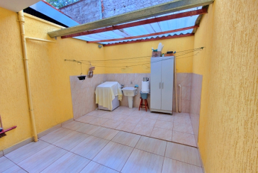 Sobrado à venda no Bairro do Jardim Santa Mônica na Avenida Alta Mantiqueira,