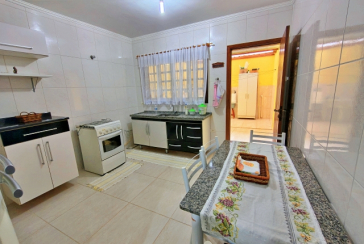 Sobrado à venda no Bairro do Jardim Santa Mônica na Avenida Alta Mantiqueira,