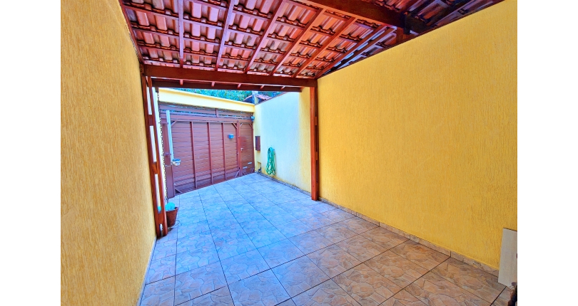 Sobrado à venda no Bairro do Jardim Santa Mônica na Avenida Alta Mantiqueira,,