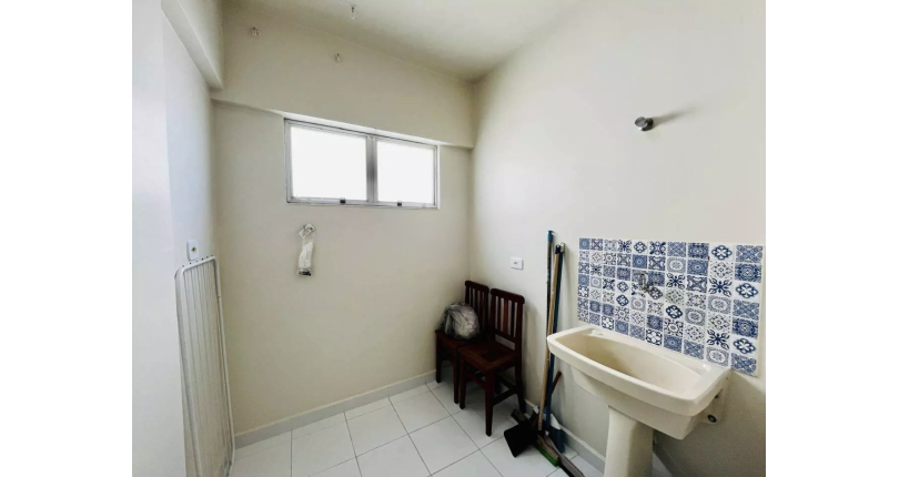 Apartamento à venda no Guarujá no Bairro do Enseada na Avenida Abílio dos Santos Branco 646,