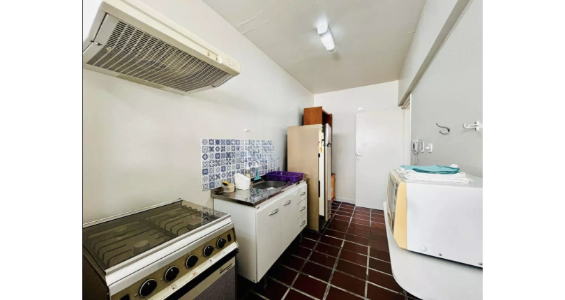 Apartamento à venda no Guarujá no Bairro do Enseada na Avenida Abílio dos Santos Branco 646,