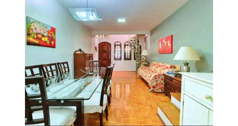 Sobrado à venda no Bairro do Conjunto Residencial Vista Verde na Rua Ricardo Abed